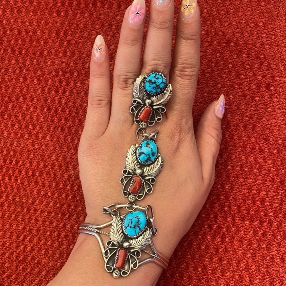 🛑 ❗️SOLD ❗️🛑 Bracelet & ring attached statement piece